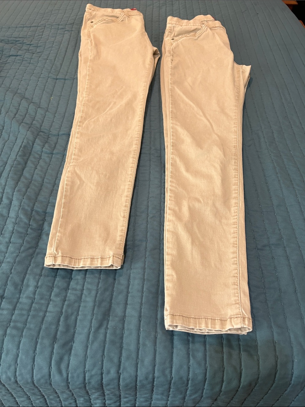 UNIONBAY Juniors Light Beige Skinny Jeans. 2 pair